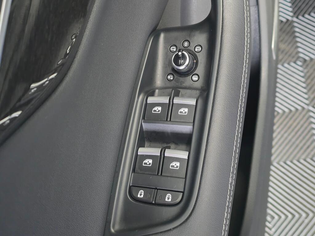 Used 2025 Audi Q7 3.0T Premium Plus image 21