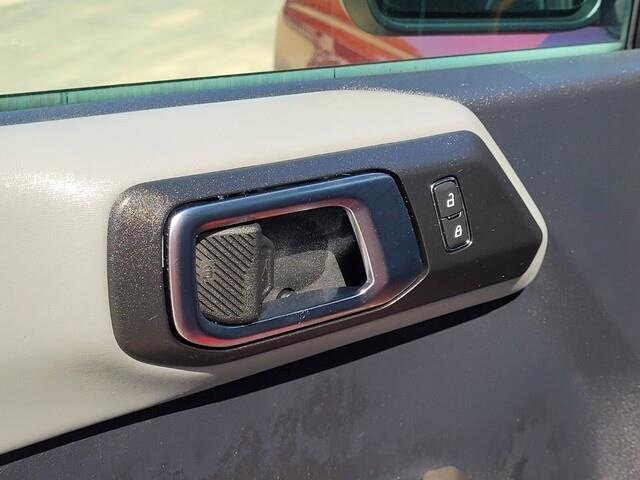 Used 2021 Ford Bronco Badlands image 16