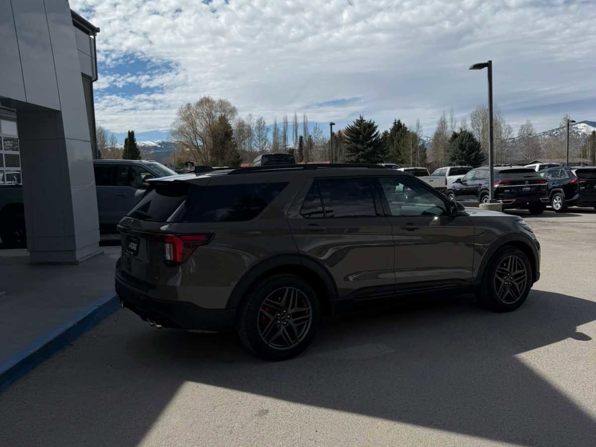 New 2026 Ford Explorer ST w/ Sun And Sound Package image 9