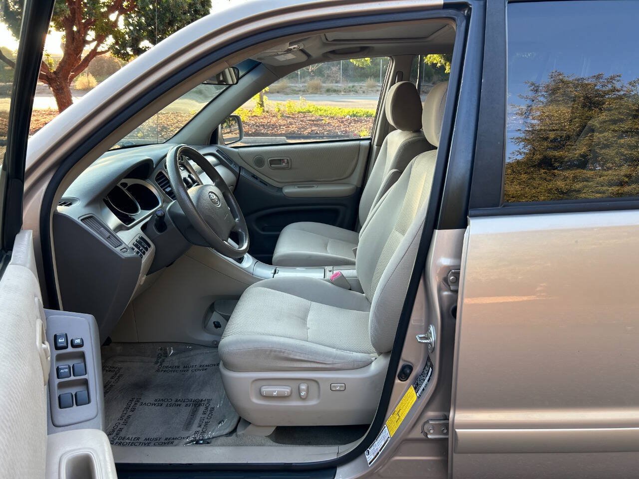 Used 2004 Toyota Highlander 4WD V6 w/ Preferred Pkg image 24