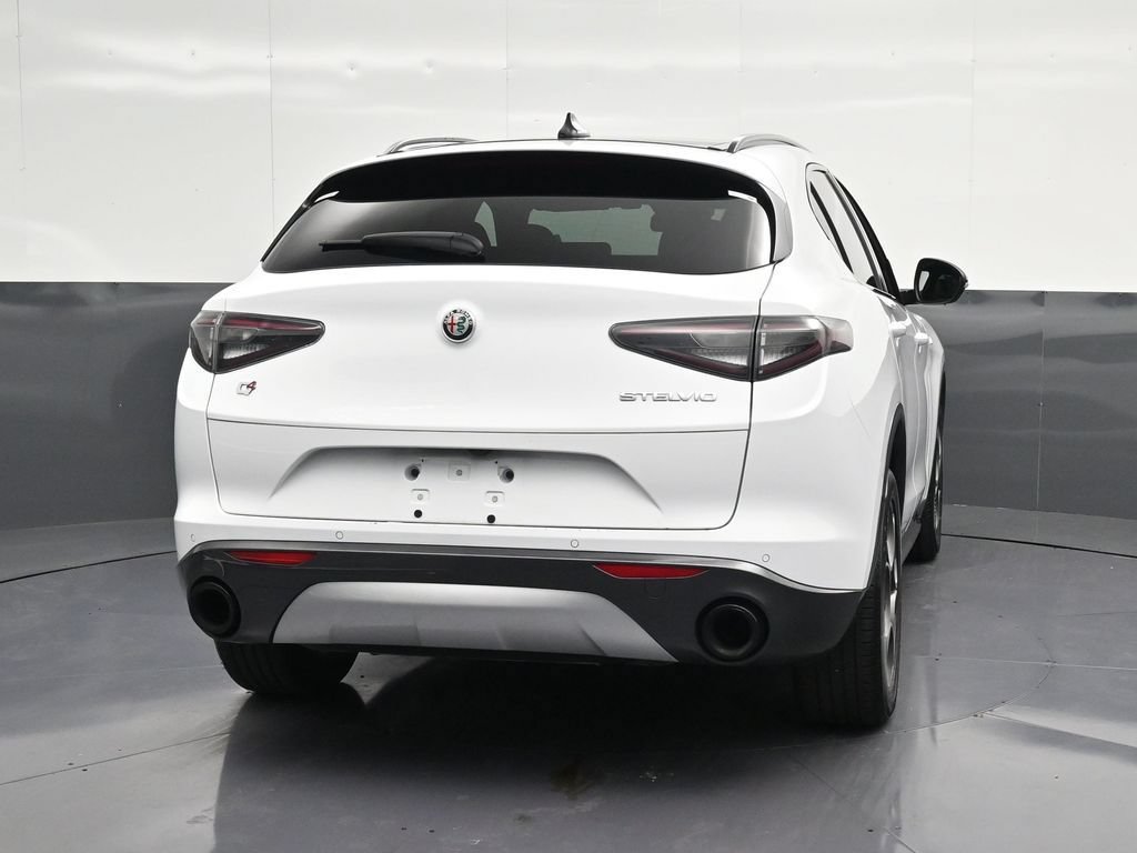Used 2024 Alfa Romeo Stelvio Ti w/ Active Assist Plus Package AWD/4WD image 2