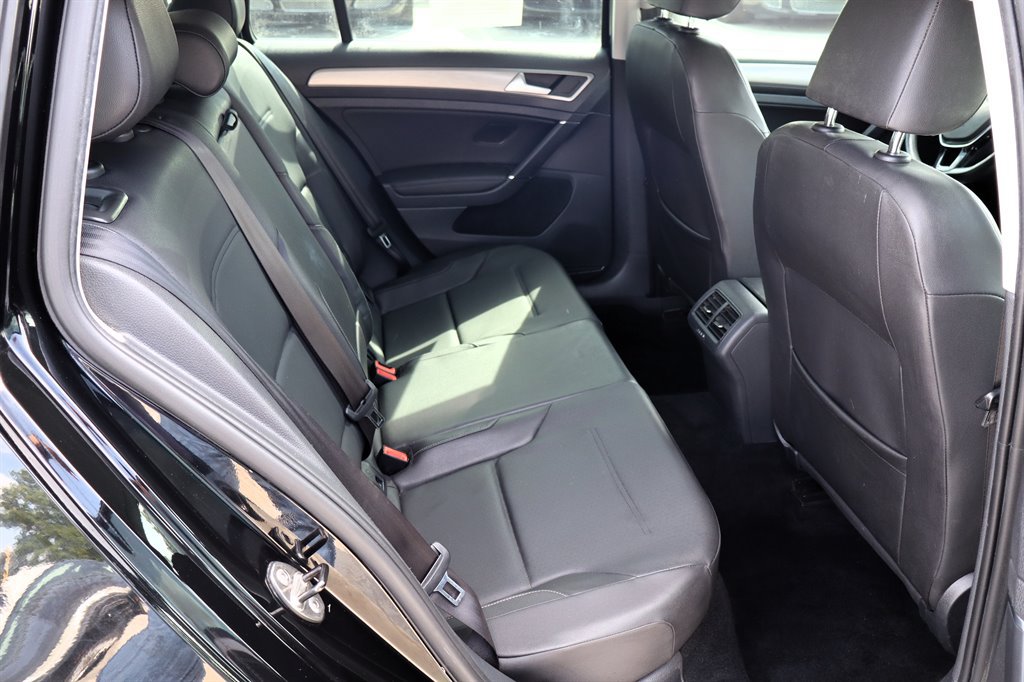 Used 2015 Volkswagen Golf TDI S FWD image 19