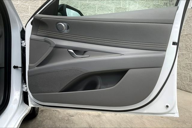 New 2025 Hyundai Elantra SEL image 29