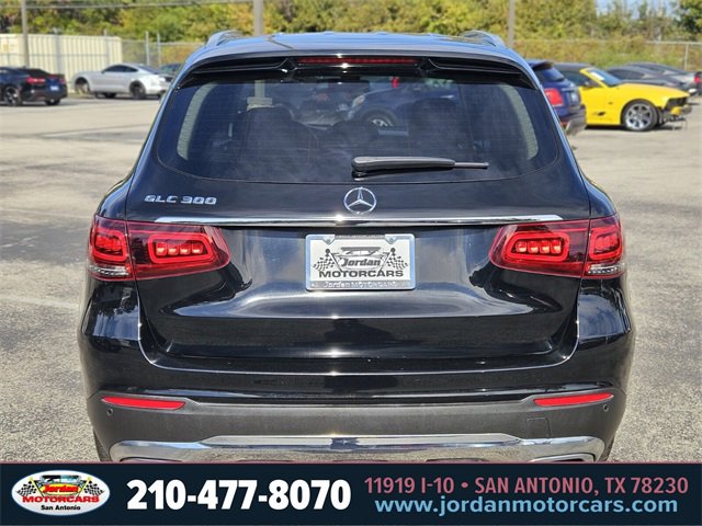 Used 2021 Mercedes-Benz GLC 300 image 4