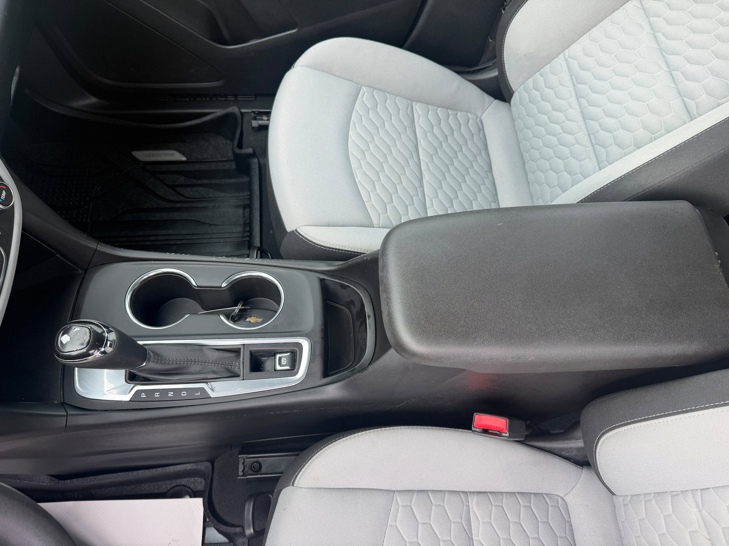 Used 2018 Chevrolet Equinox LS FWD image 23