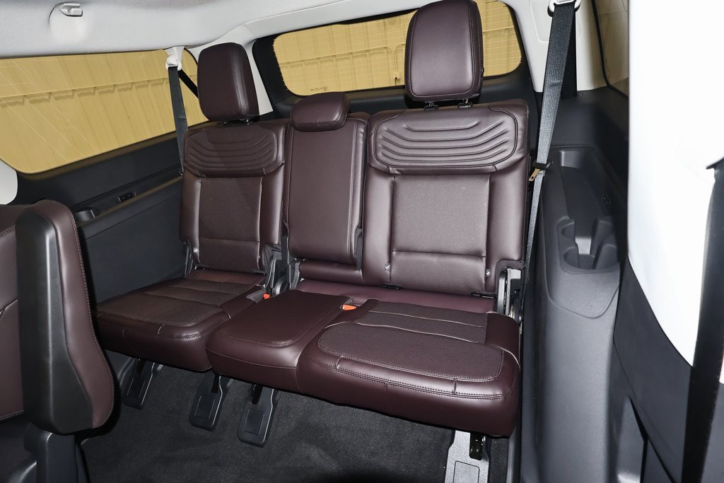 New 2025 Ford Expedition Max Platinum w/ Platinum Ultimate Package image 16