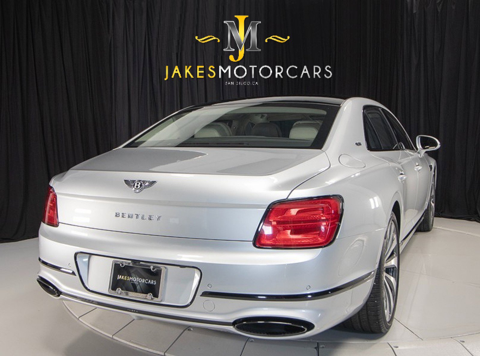 Used 2021 Bentley Flying Spur W12 image 12