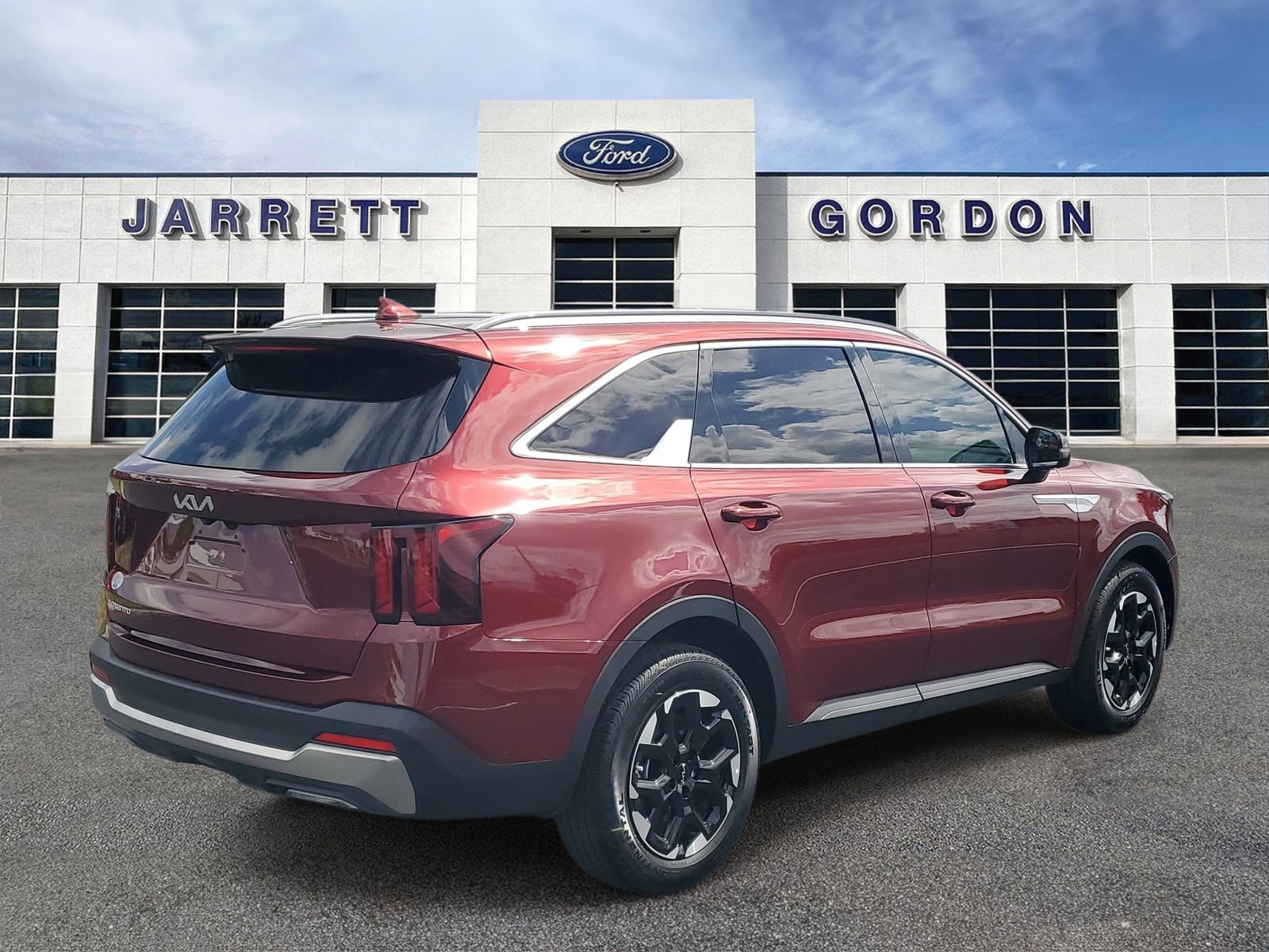 Used 2025 Kia Sorento S w/ Panoramic Sunroof Package FWD image 4