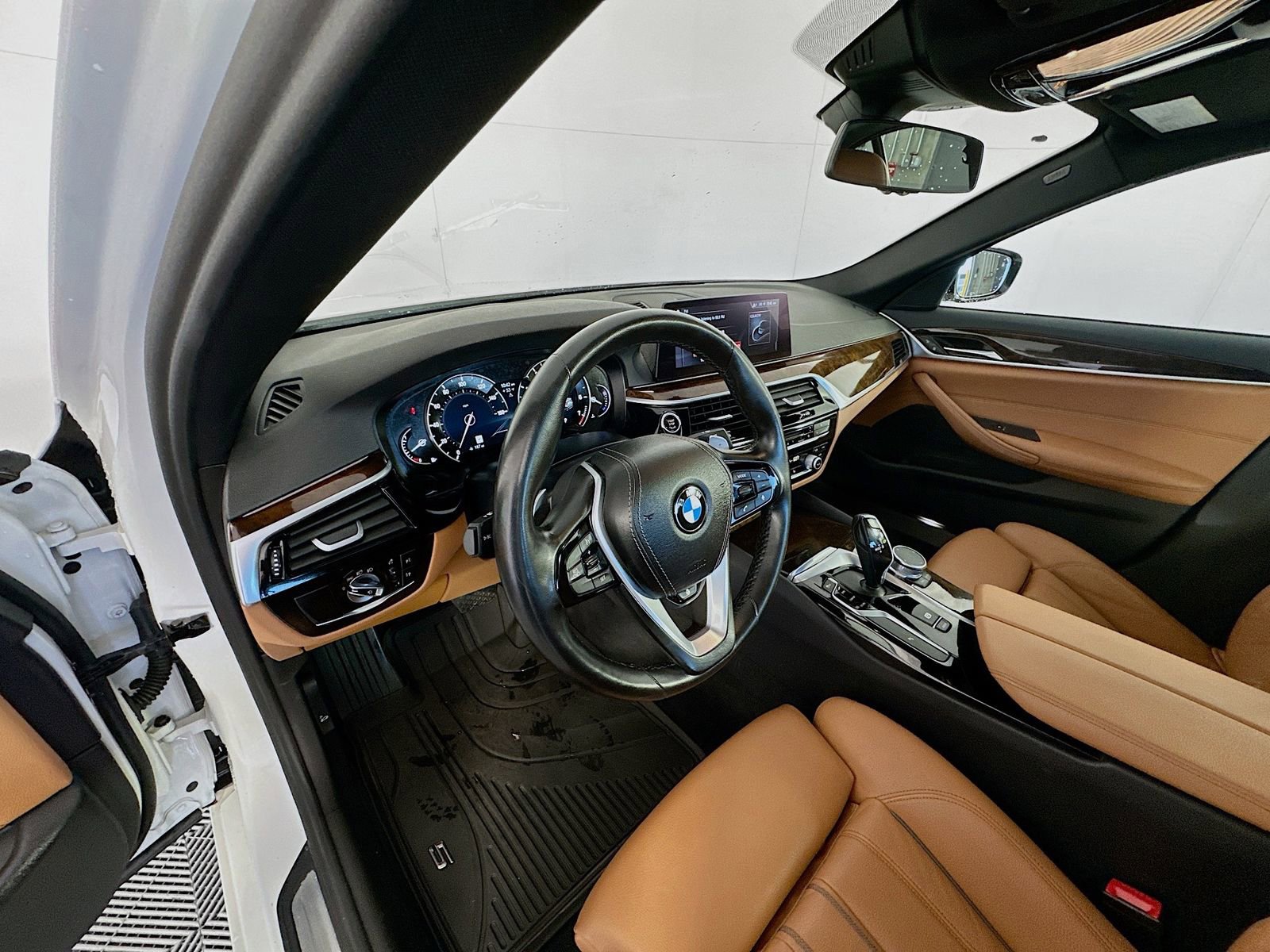 Used 2019 BMW 540i xDrive w/ Convenience Package AWD/4WD image 9