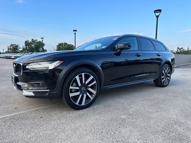 Certified 2025 Volvo V90 B6 Cross Country Ultra AWD/4WD image 4