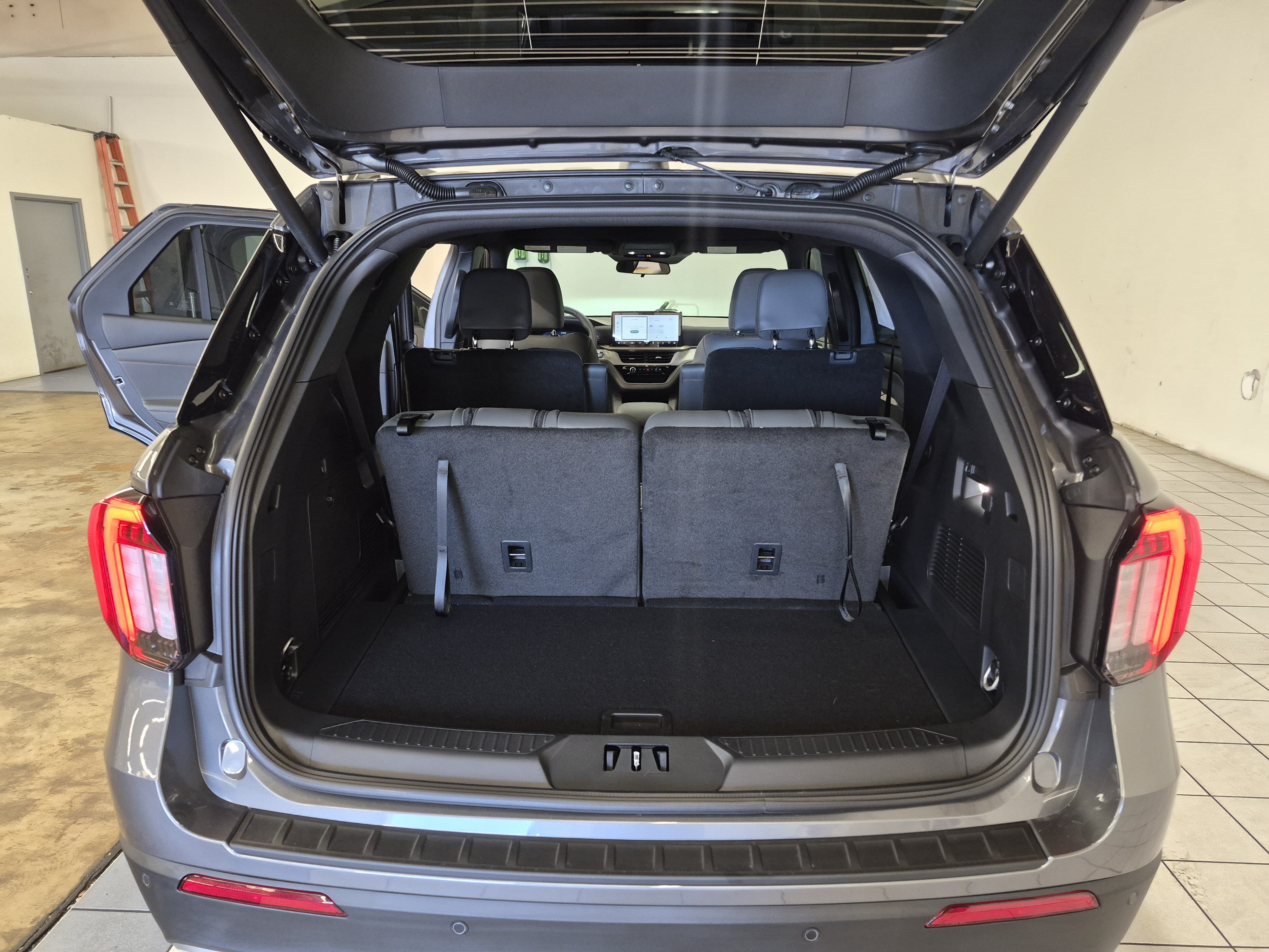 New 2027 Ford Explorer Active w/ Active Comfort Package RWD image 14
