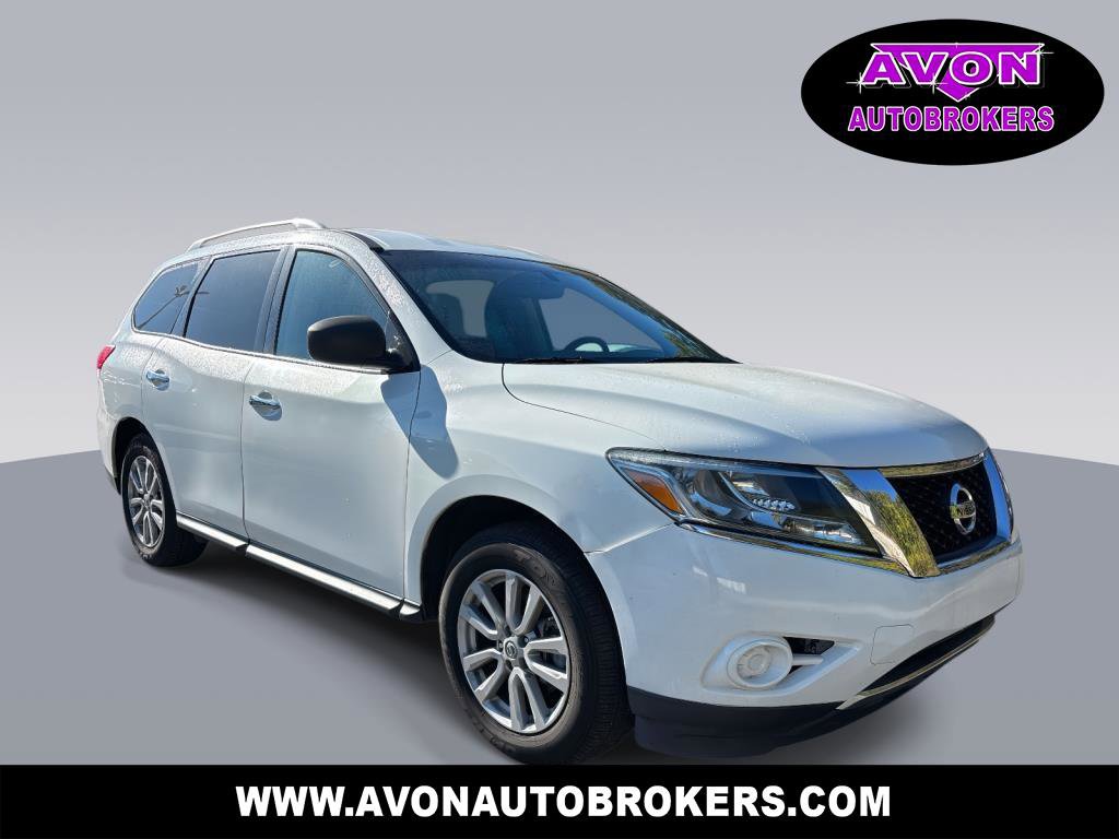 Used 2015 Nissan Pathfinder S image 1