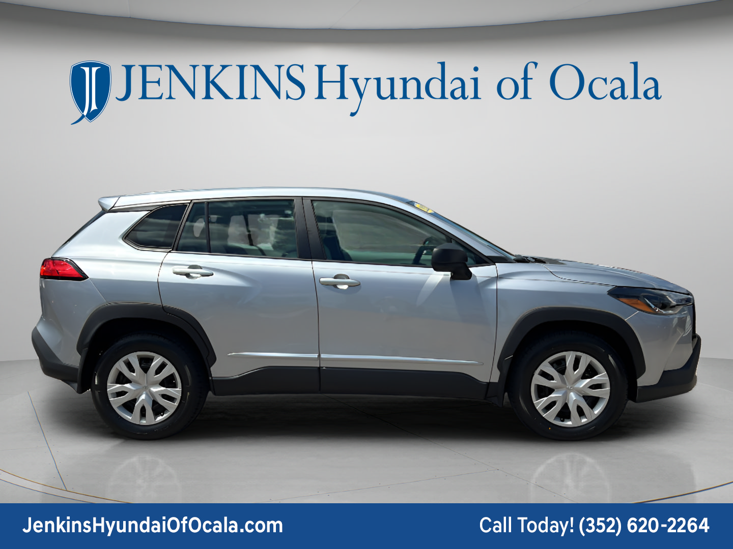 Used 2022 Toyota Corolla Cross L FWD image 2