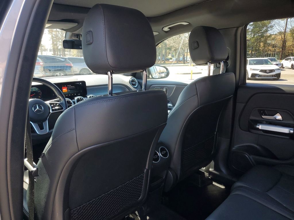 Used 2022 Mercedes-Benz GLB 250 4MATIC w/ Premium Package Lite image 13