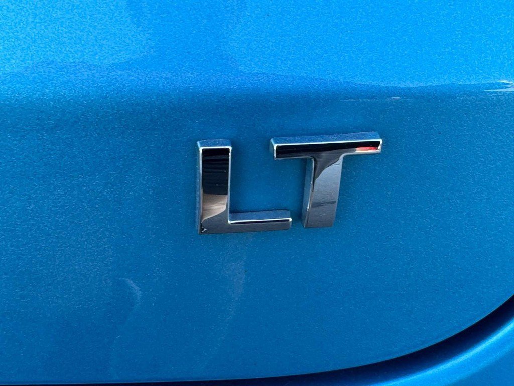 Used 2025 Chevrolet Trax LT w/ LT Convenience Package image 4