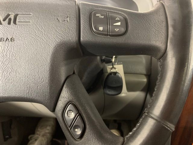 Used 2003 GMC Envoy SLT image 16