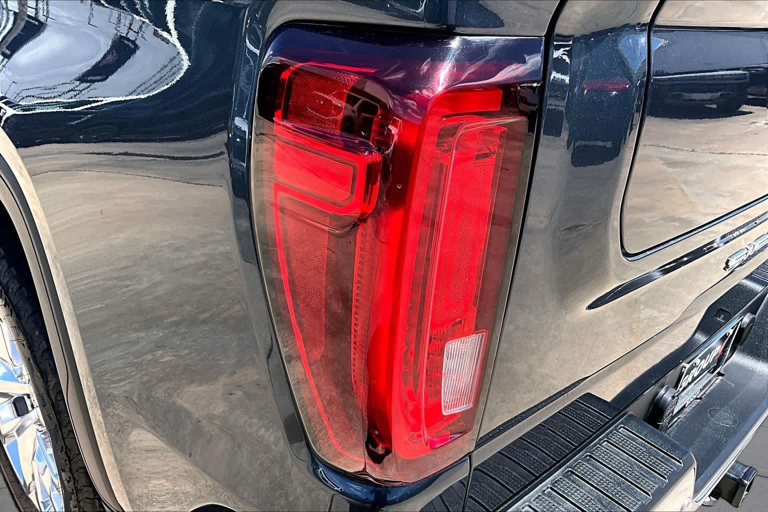 Used 2019 GMC Sierra 1500 SLT AWD/4WD image 29