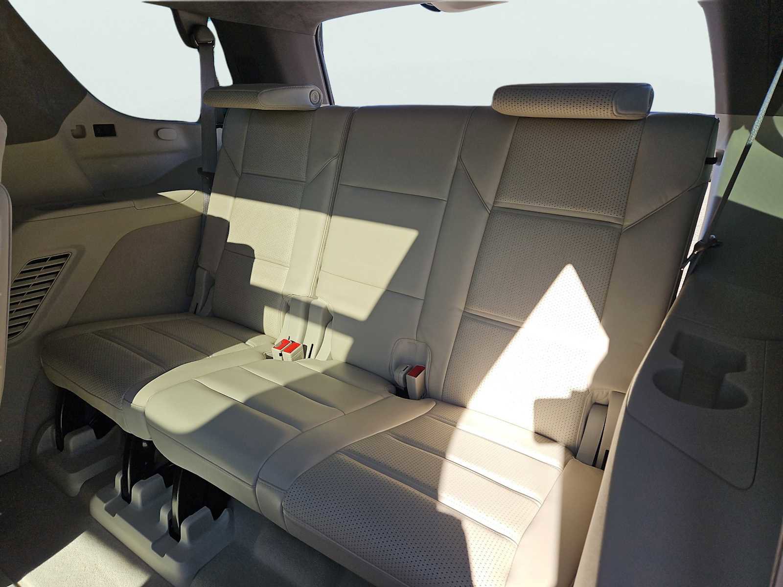 Used 2021 Cadillac Escalade Premium Luxury Platinum image 40