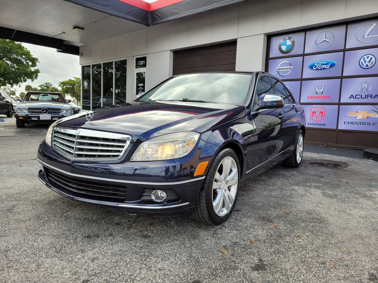 Used 2009 Mercedes-Benz C 300 Luxury image 2