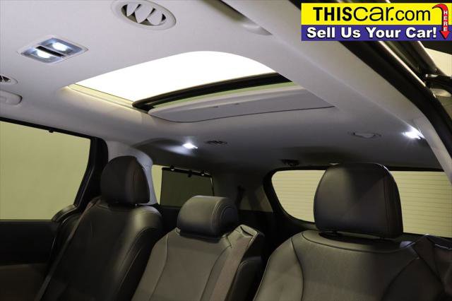 Used 2025 Kia Carnival SX image 30