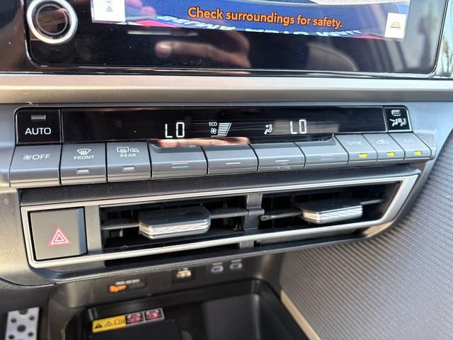 Used 2025 Toyota Camry SE FWD image 17