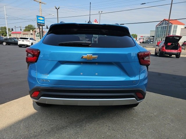 New 2025 Chevrolet Trax LT w/ Sunroof Package image 7