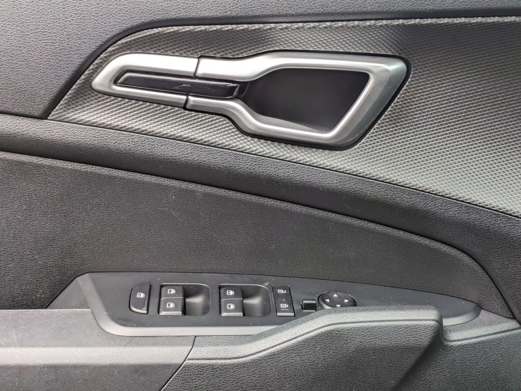 Used 2024 Kia Sportage LX image 13