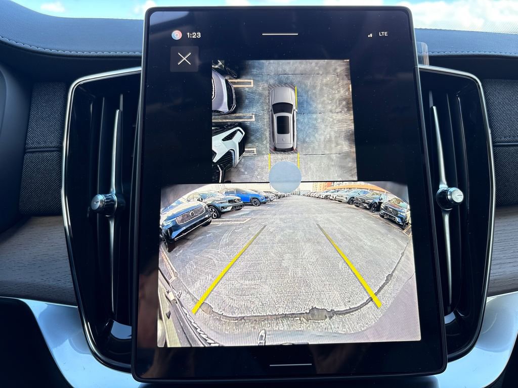 New 2026 Volvo XC90 B5 Plus image 12