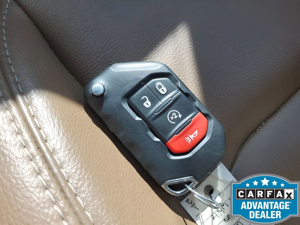 Used 2020 Jeep Wrangler Unlimited Sahara image 31