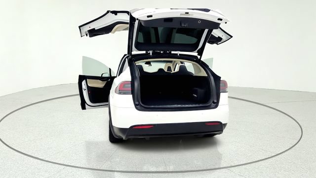 Used 2018 Tesla Model X 75D AWD/4WD image 17