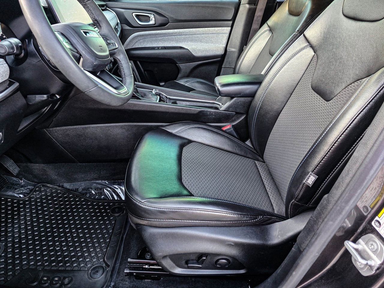 Used 2023 Jeep Compass Latitude w/ Convenience Group image 15