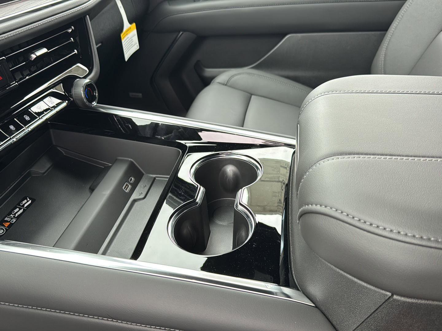 New 2026 Chevrolet Suburban LT image 27
