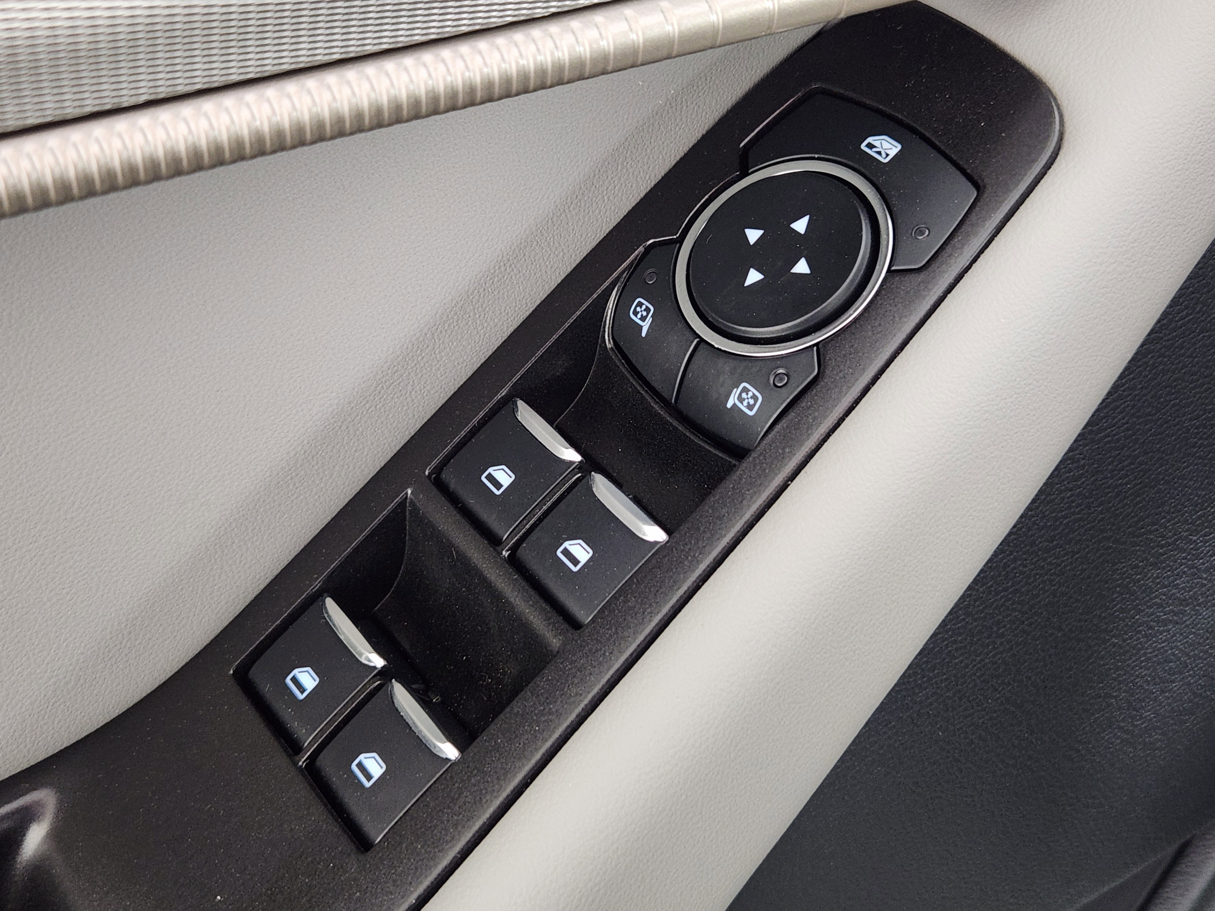 New 2026 Ford Explorer Active w/ Active Comfort Package image 18