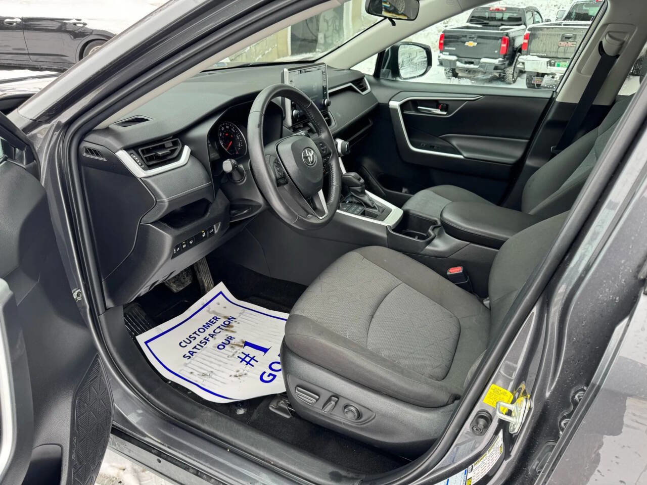 Used 2022 Toyota RAV4 XLE w/ Convenience Package image 10