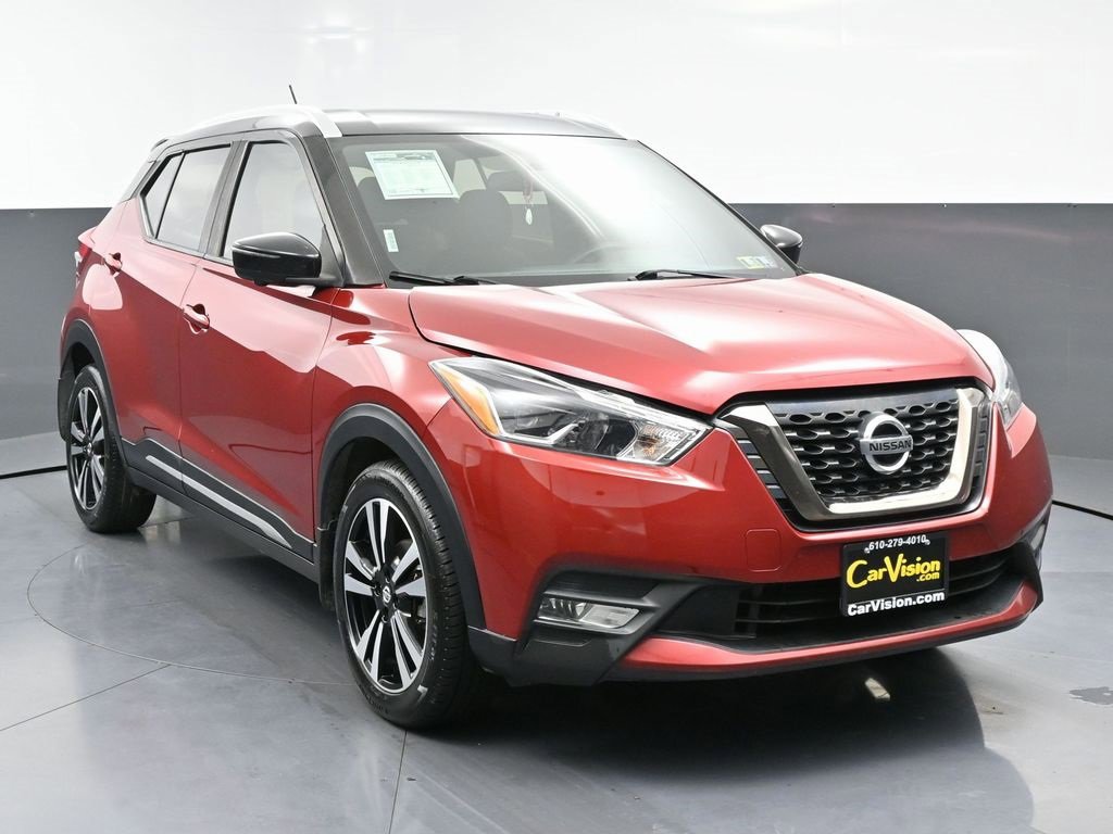 Used 2019 Nissan Kicks SR image 3