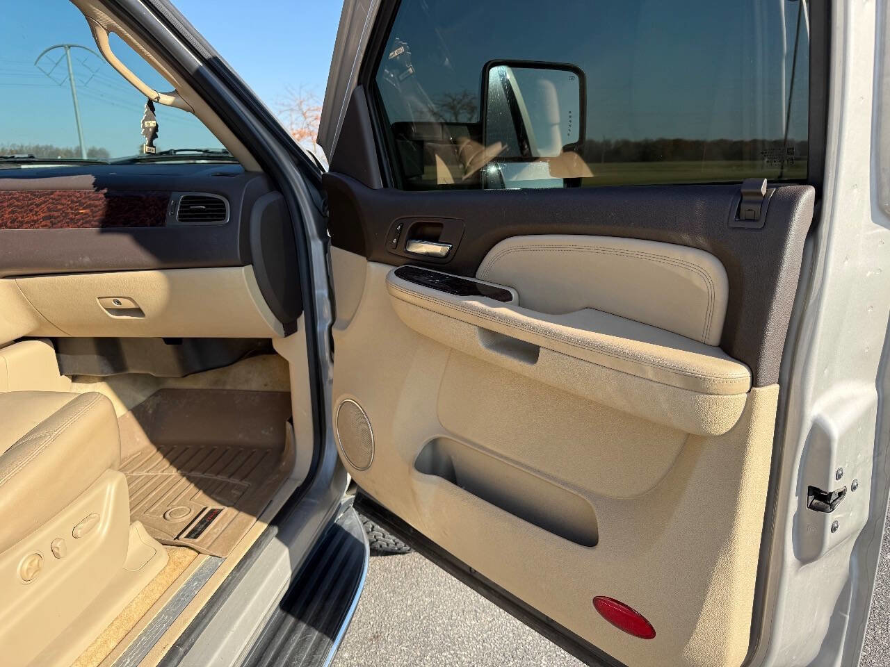 Used 2007 GMC Yukon XL Denali image 19