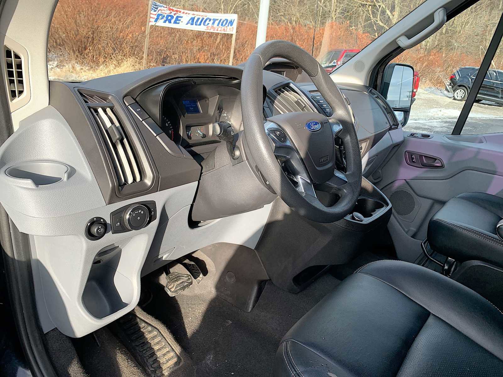 Used 2017 Ford Transit 350 XLT image 10