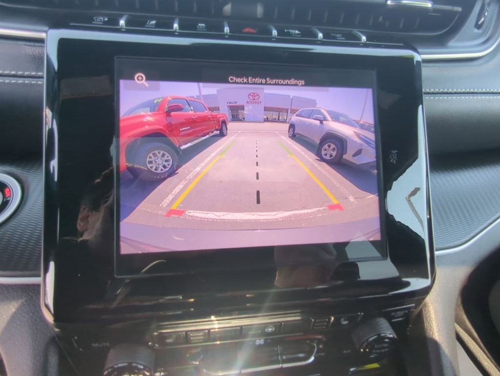 Used 2025 Jeep Grand Cherokee L Laredo AWD/4WD image 24