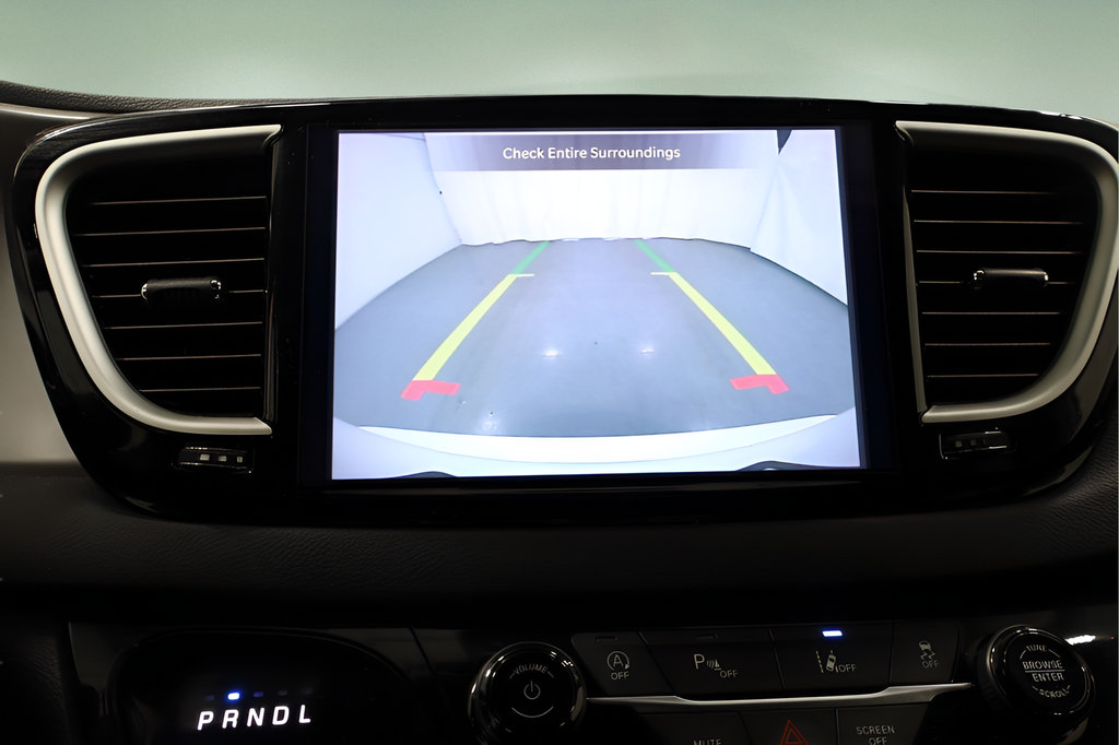 Used 2025 Chrysler Pacifica Select FWD image 23