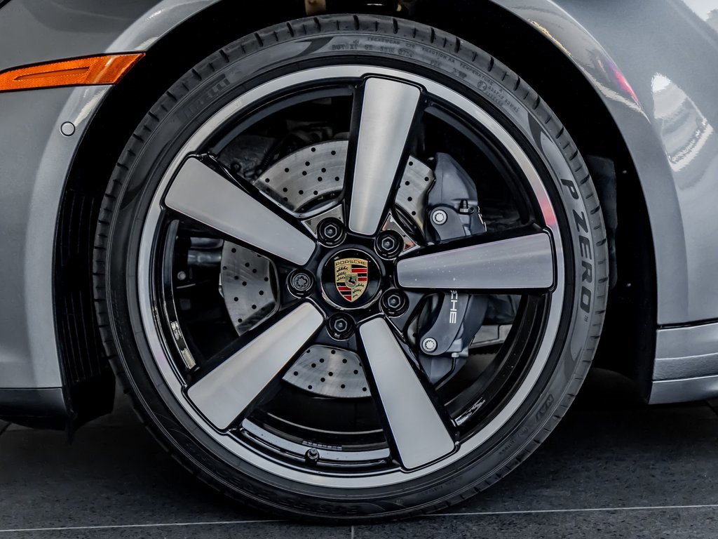 Certified 2025 Porsche 911 Carrera image 11