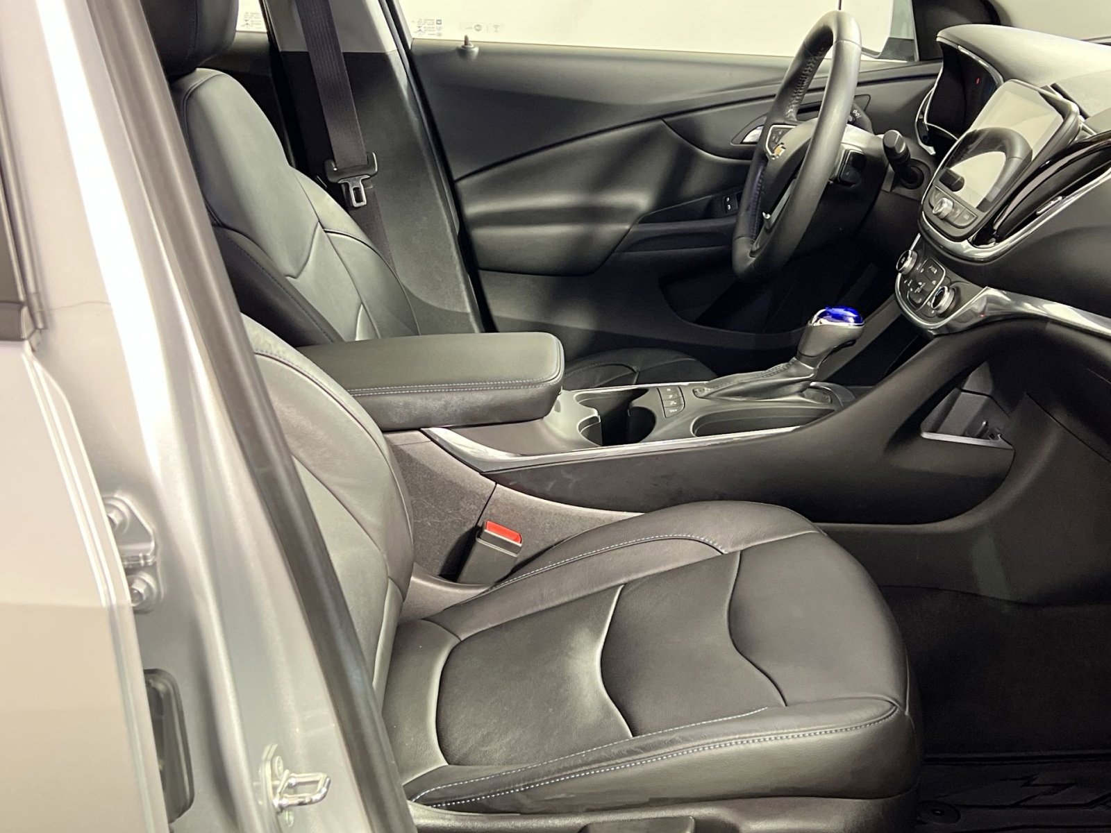 Used 2017 Chevrolet Volt Premier w/ Driver Confidence II Package image 28