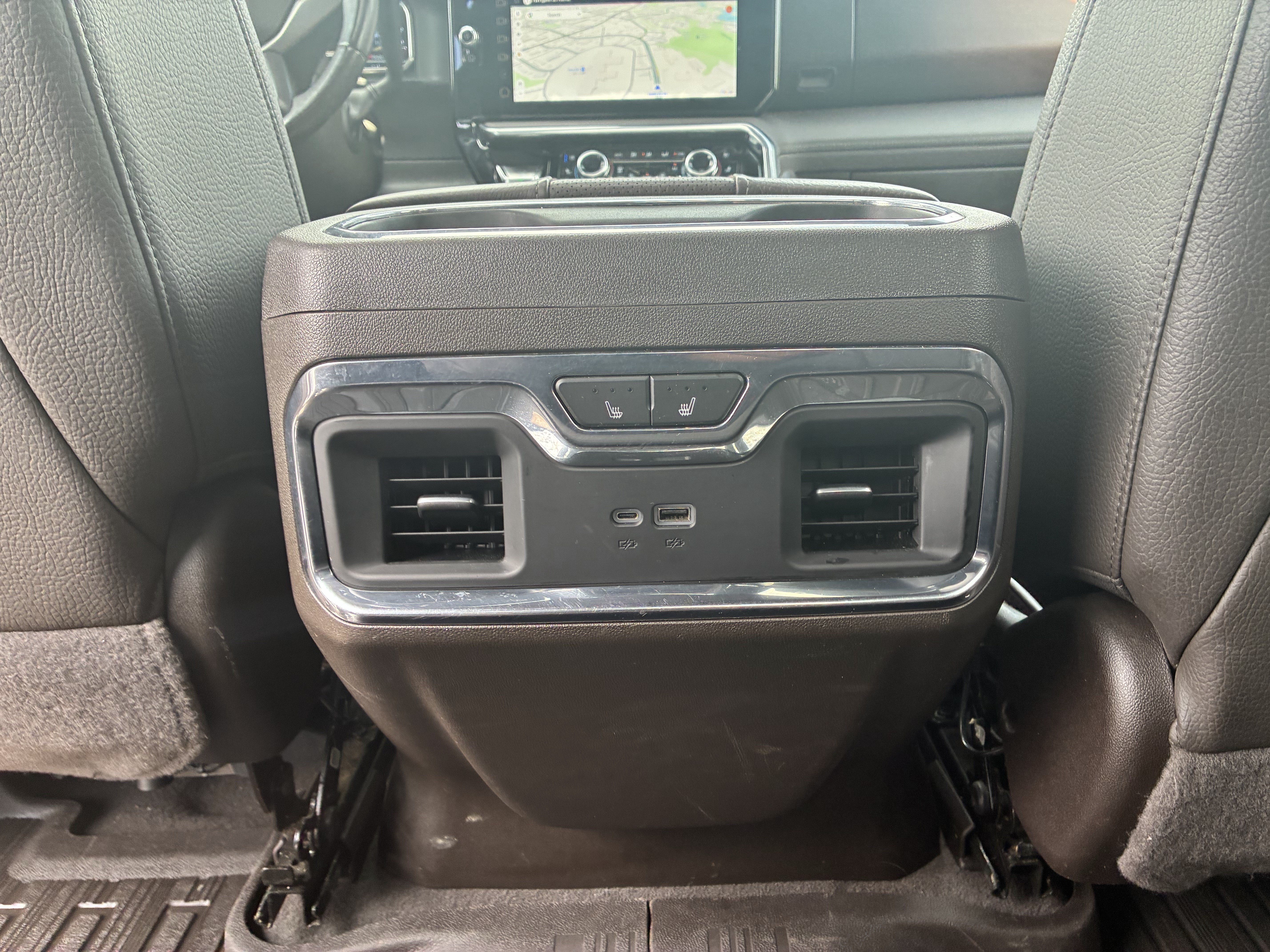 Used 2024 GMC Sierra 3500 Denali w/ Technology Package AWD/4WD image 17