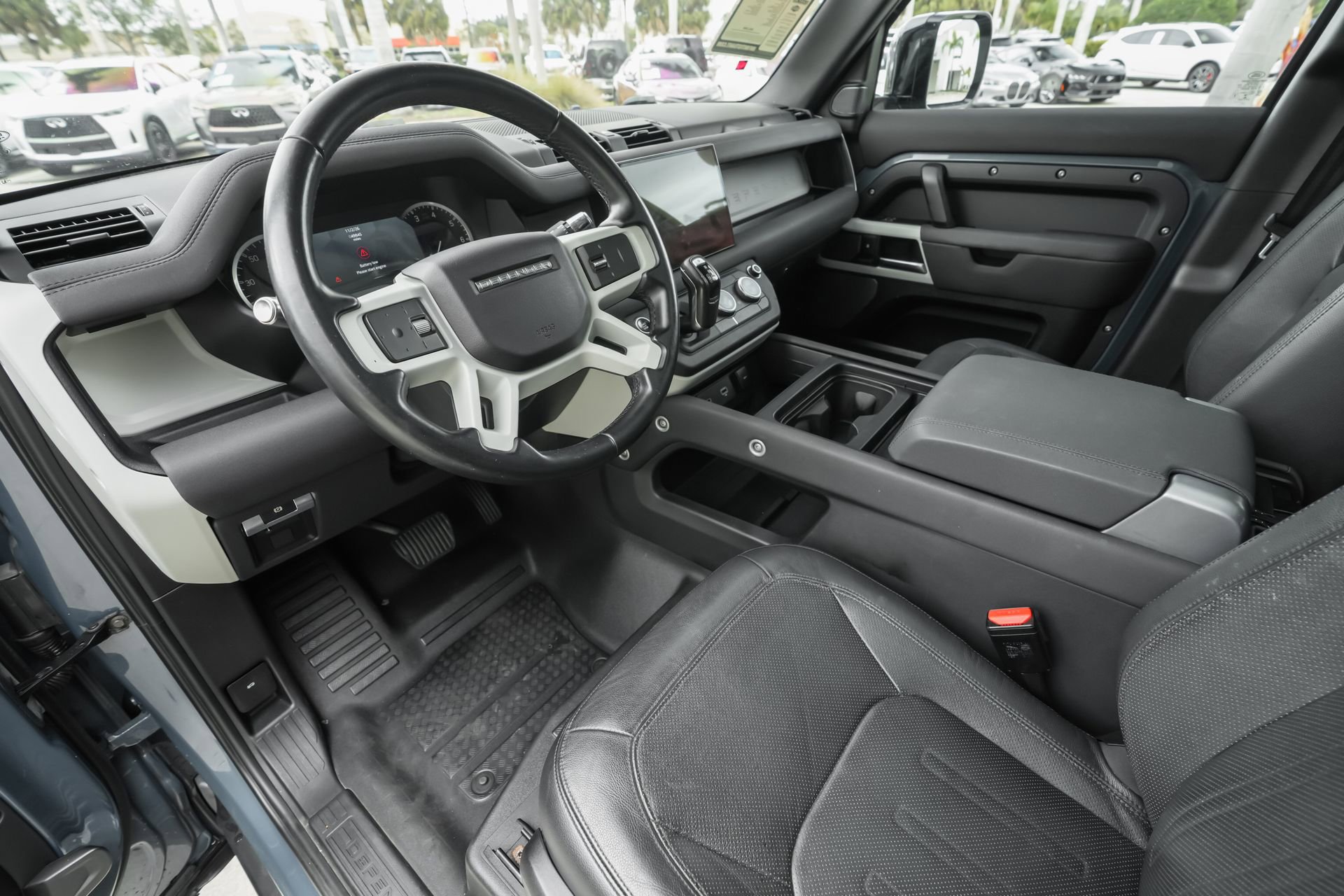 Used 2022 Land Rover Defender 110 SE image 6