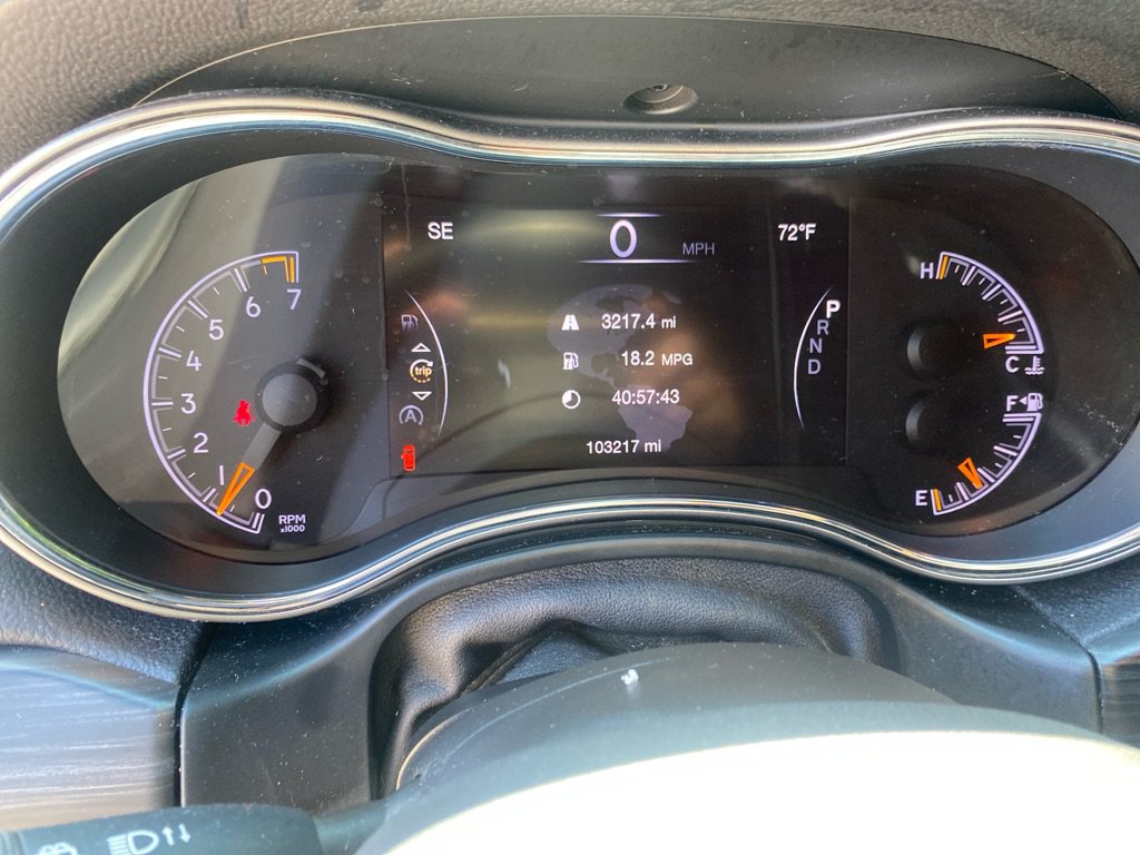 Used 2019 Jeep Grand Cherokee Laredo AWD/4WD image 12