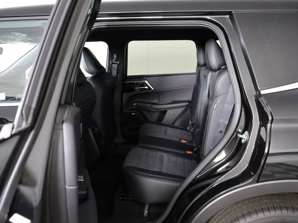 New 2026 Mitsubishi Outlander LE FWD image 30