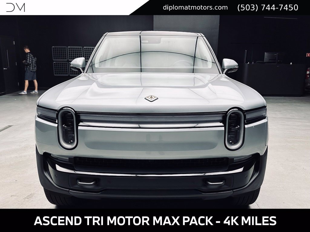 Used 2025 Rivian R1S Premium Dual AWD/4WD image 12