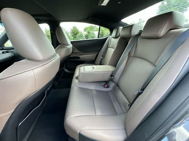 Used 2023 Lexus ES 350 w/ Premium Package FWD image 19