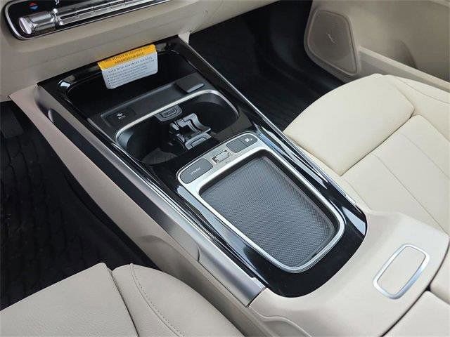 Certified 2026 Mercedes-Benz GLB 250 4MATIC image 33