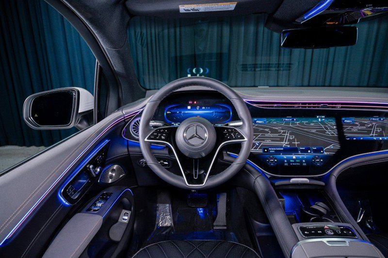 New 2026 Mercedes-Benz EQS 400 4MATIC SUV image 16