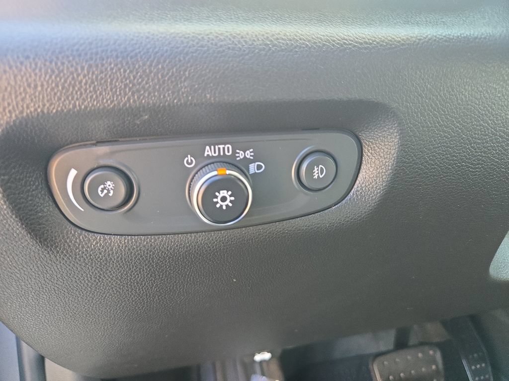 Used 2021 Chevrolet Traverse LT w/ LPO, Floor Liner Package AWD/4WD image 20